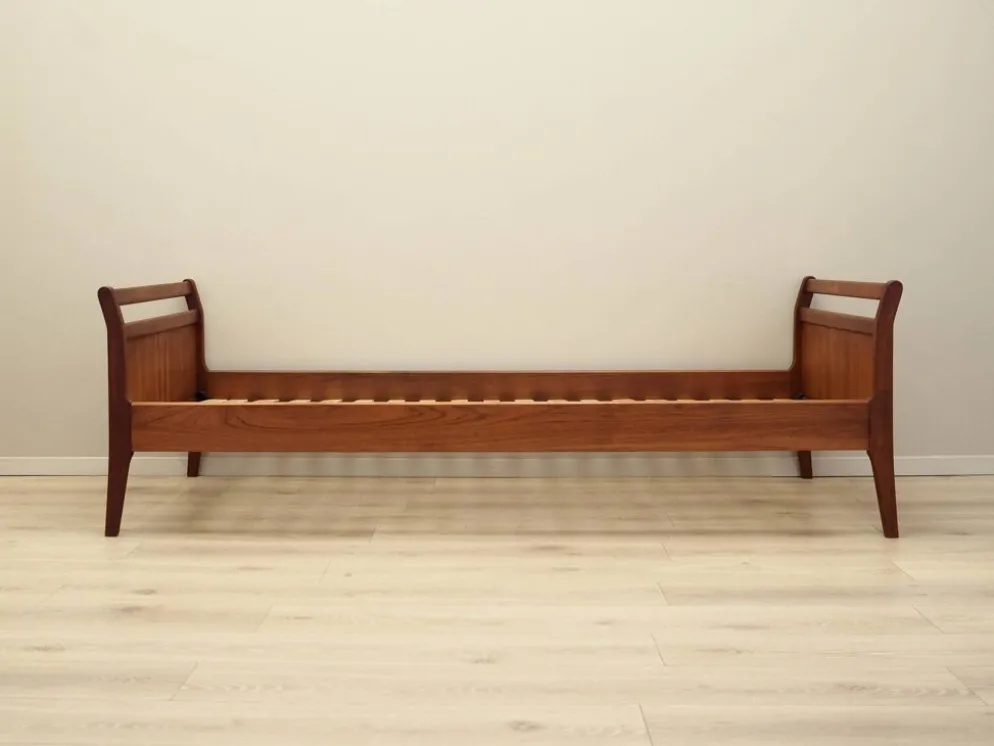 Lit en teck, design danois, années 1970, fabrication : Danemark