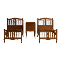 2 lit et une table de chevet vintage en merisier massif