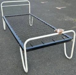 Lit internat, style Hitier, métal tubulaire, vintage, années 50