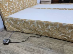 Lit électrique double exclusif 200 cm x 200 cm - Or vintage années 1970.