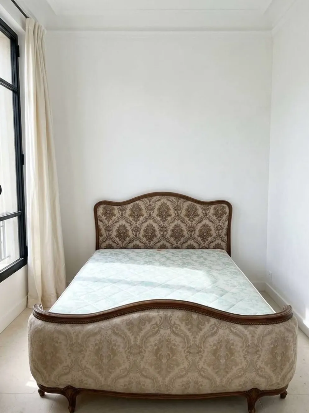 Lit Louis XV vintage en bois