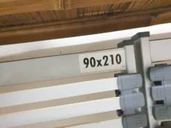 Lit 2 places en bambou et tables de nuit assorties
