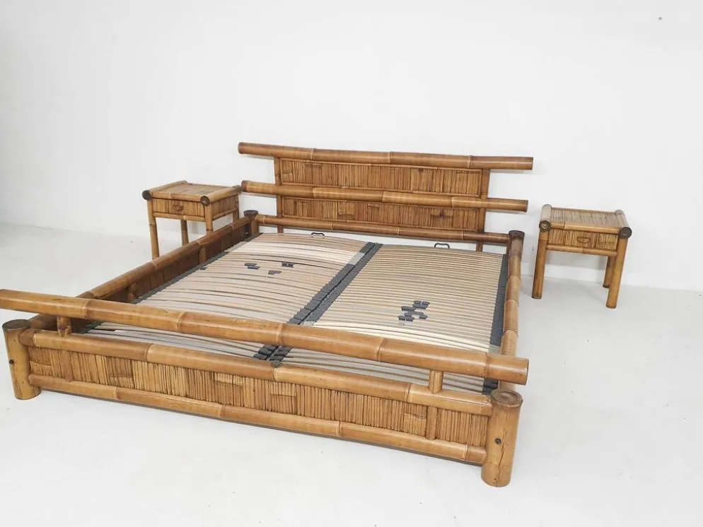 Lit 2 places en bambou et tables de nuit assorties