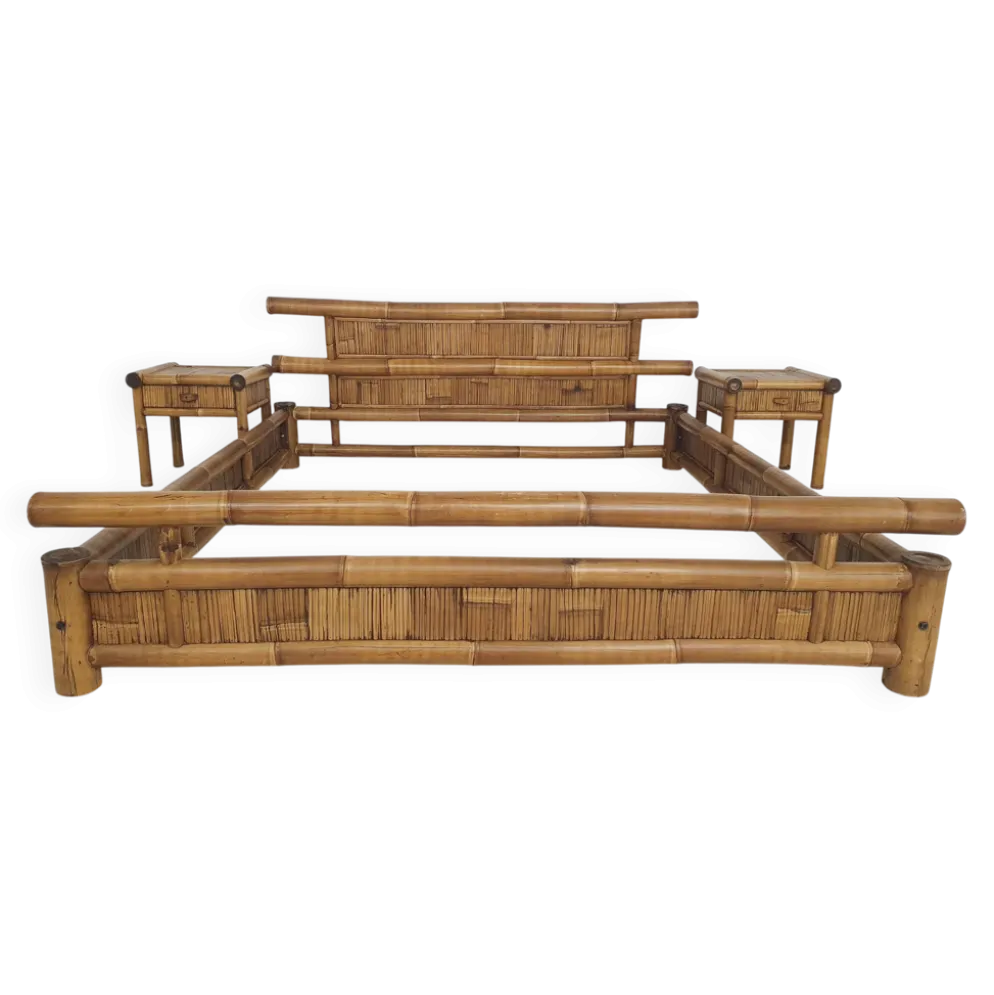 Lit 2 places en bambou et tables de nuit assorties