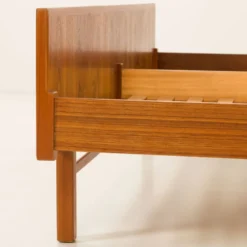 Lit queen size danois en teck avec tables de nuit, années 1960