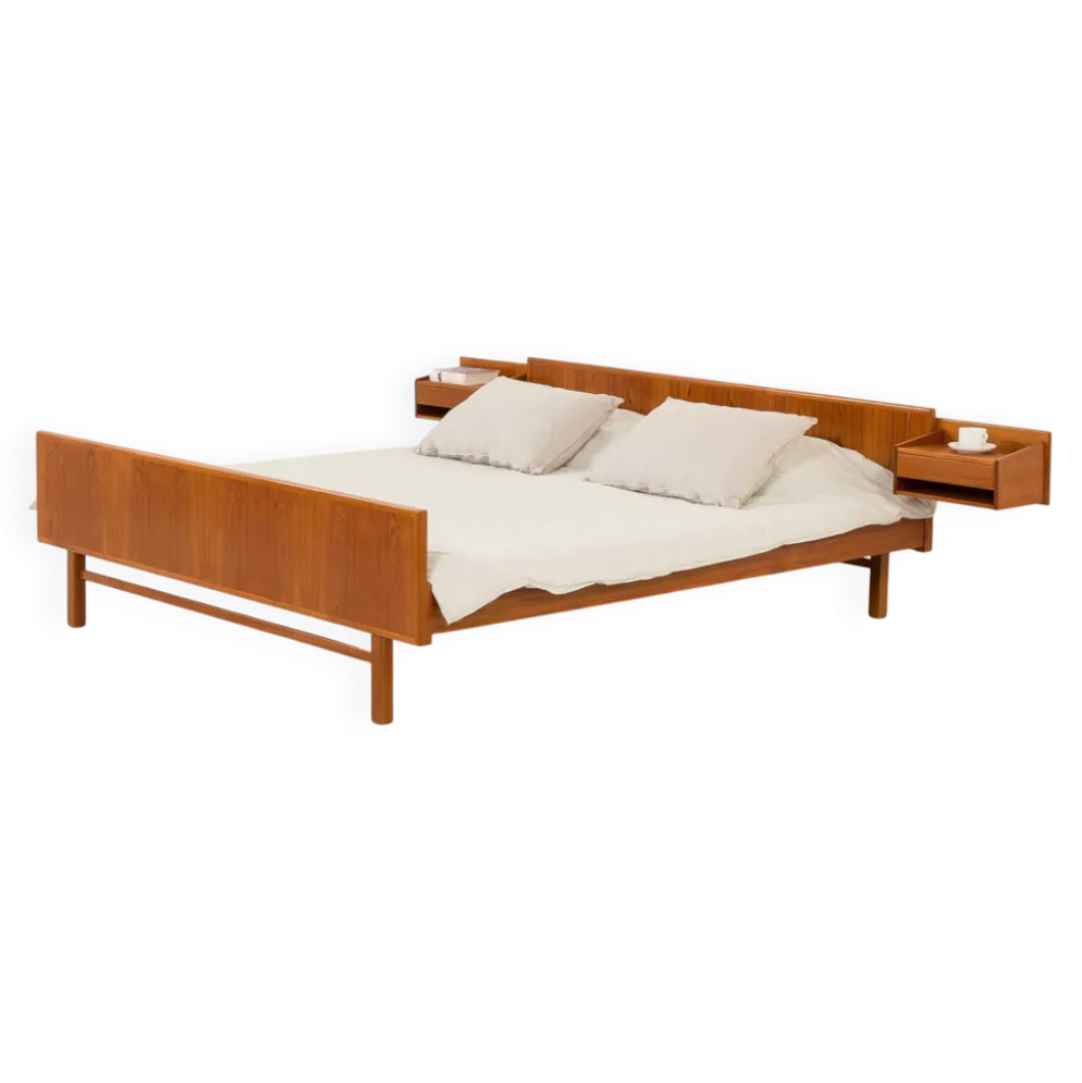 Lit queen size danois en teck avec tables de nuit, années 1960