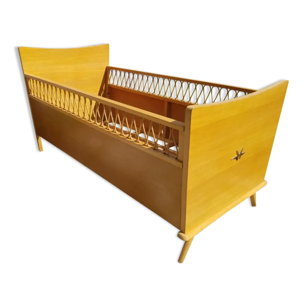 Lit scandinave enfant bois pieds compas avec rotin courbé vintage