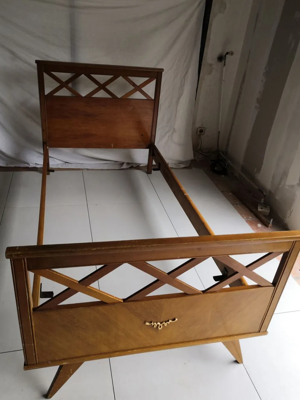 Lit scandinave vintage à croisillons années 50