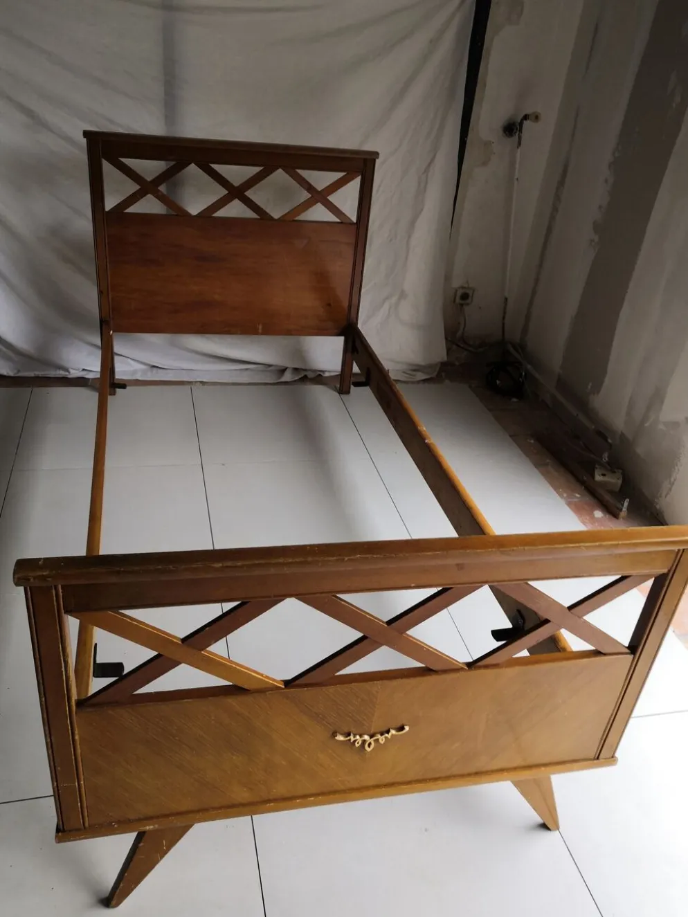 Lit scandinave vintage à croisillons années 50