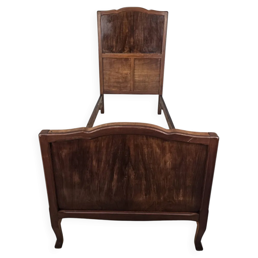 Lit simple de style Liberty du début du 20e siècle