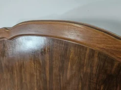 Lit simple de style Liberty du début du 20e siècle