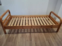 Lit simple en pin, Scandinavie