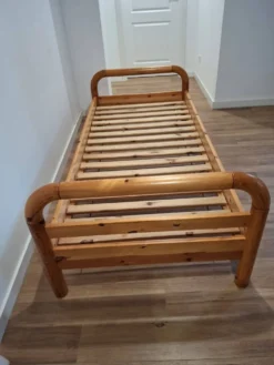 Lit simple en pin, Scandinavie