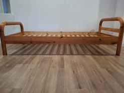 Lit simple en pin, Scandinavie
