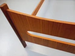 Lit simple vintage style scandinave en teck des années 60