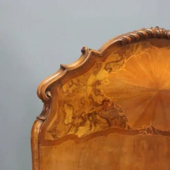 Lits simples anciens de style baroque en bois, XXe siècle