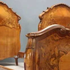 Lits simples anciens de style baroque en bois, XXe siècle
