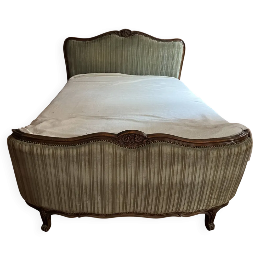Lit style Louis XV — Noyer sculpté