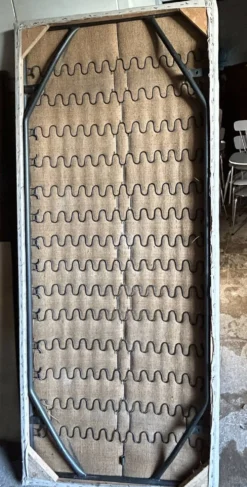 Lit une place vintage bois et cannage, pieds compas – sommier 80 × 190 cm
