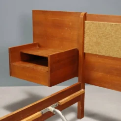 Lit vintage design avec table de chevet, placage de teck, tissu, années 1960