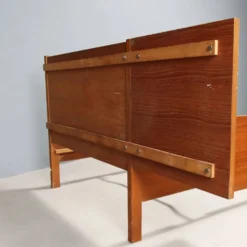 Lit vintage design avec table de chevet, placage de teck, tissu, années 1960