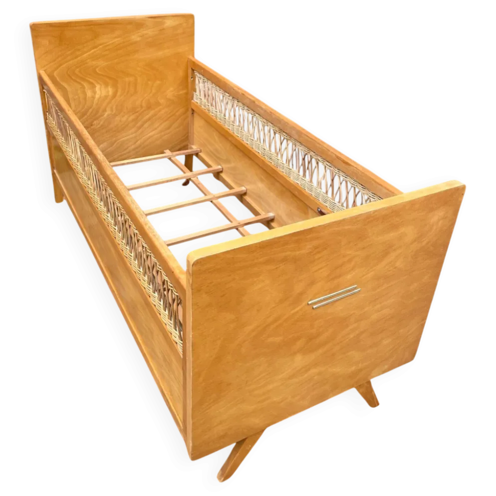 Lit vintage pour enfant - en rotin et bois - 1960