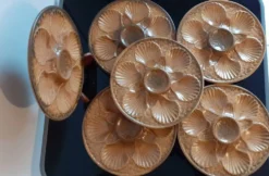 LONGCHAMP / Service à huîtres complet 12 assiettes 24,5 cm et un plat de 33