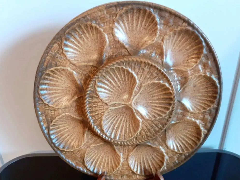 LONGCHAMP / Service à huîtres complet 12 assiettes 24,5 cm et un plat de 33