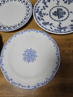 Lot assiettes anciennes dépareillées ton bleu