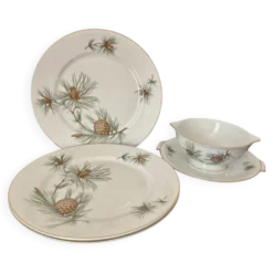 Lot 3 assiettes et saucière en porcelaine Rosenthal
