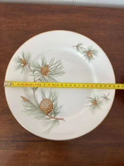 Lot 3 assiettes et saucière en porcelaine Rosenthal