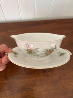Lot 3 assiettes et saucière en porcelaine Rosenthal