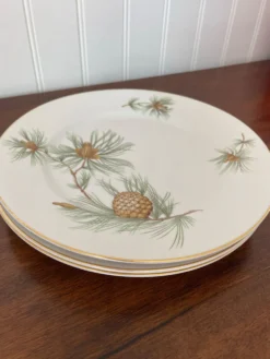 Lot 3 assiettes et saucière en porcelaine Rosenthal