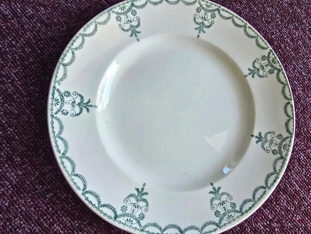 Lot 8 assiettes Moulin des Loups frise verte