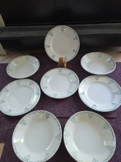 Lot 8 assiettes Moulin des Loups frise verte