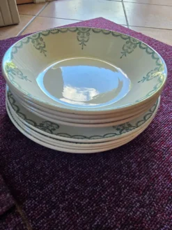 Lot 8 assiettes Moulin des Loups frise verte