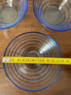 Lot 5 bols en verre bleu Bormioli Rocco