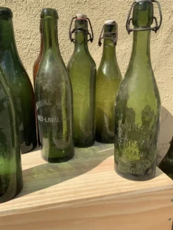 Lot 10 bouteilles anciennes en verre soufflé déco bistro bar vin limonade biere