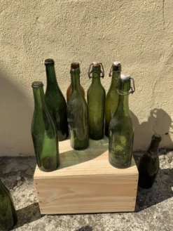 Lot 10 bouteilles anciennes en verre soufflé déco bistro bar vin limonade biere
