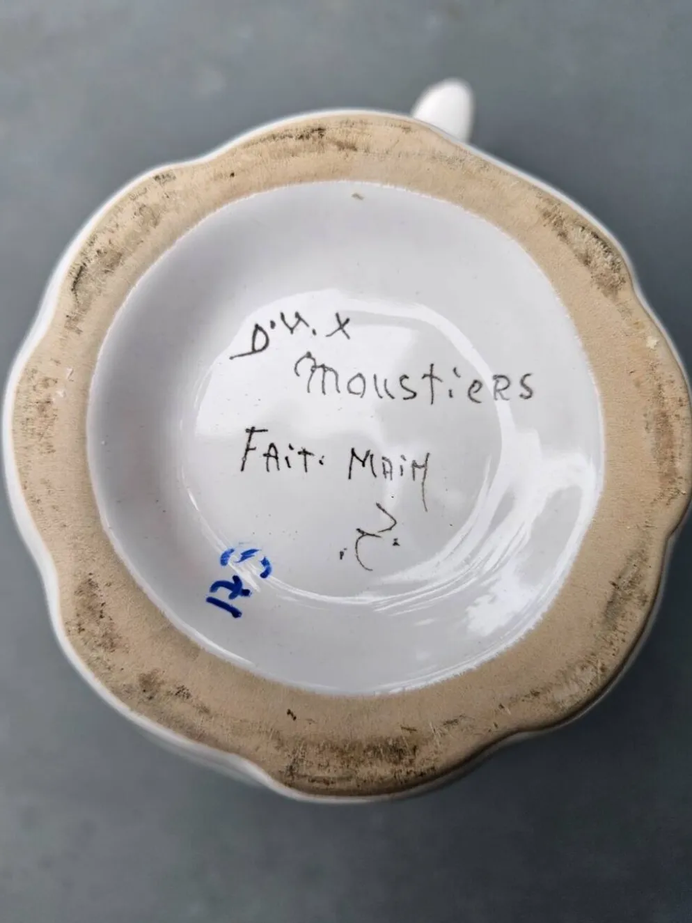 lot carafe, théière, pot à lait Moustiers fait main