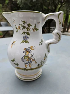lot carafe, théière, pot à lait Moustiers fait main