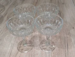 Lot 4 Coupes a Champagne Cristal Vintage Taille Diamant Service Retro