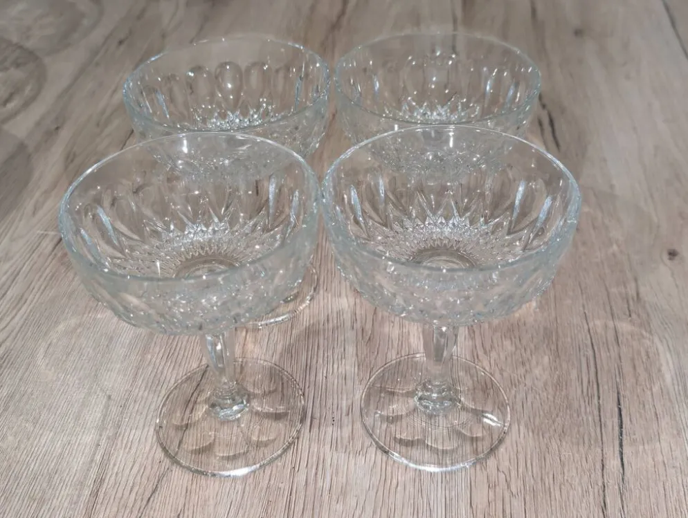 Lot 4 Coupes a Champagne Cristal Vintage Taille Diamant Service Retro