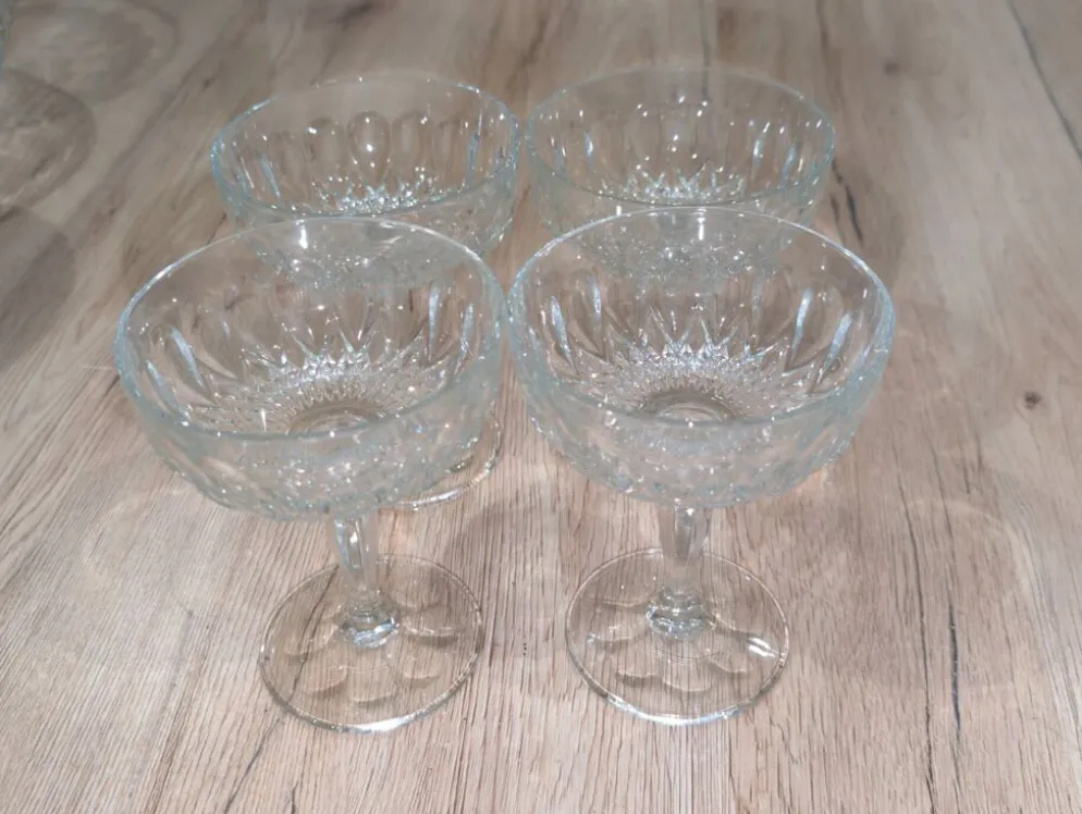 Lot 4 Coupes a Champagne Cristal Vintage Taille Diamant Service Retro