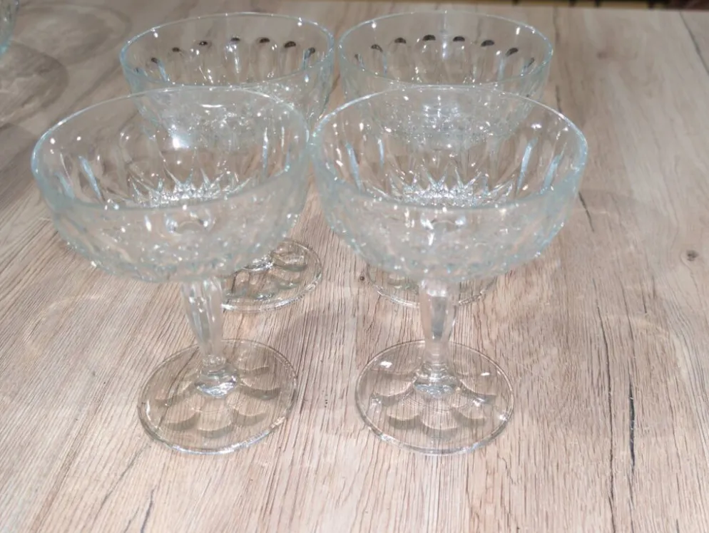 Lot 4 Coupes a Champagne Cristal Vintage Taille Diamant Service Retro