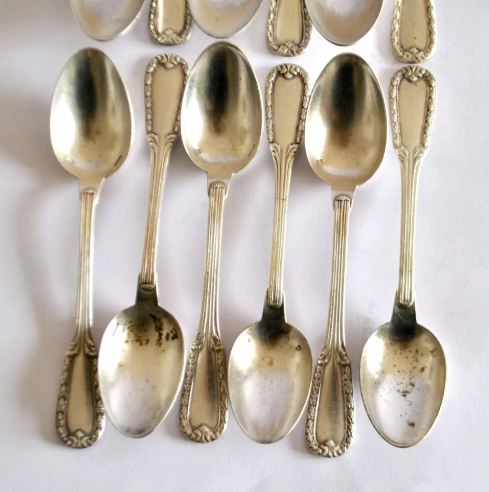 Lot 12 cuillères à café en métal argenté classique 1900 Orfèvre BOULENGER