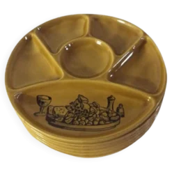 Lot d'assiettes à coquillages