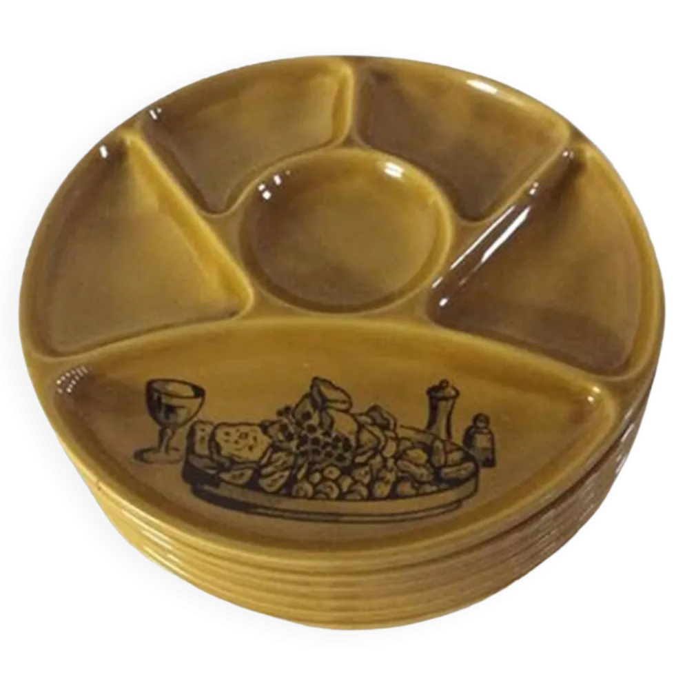Lot d'assiettes à coquillages