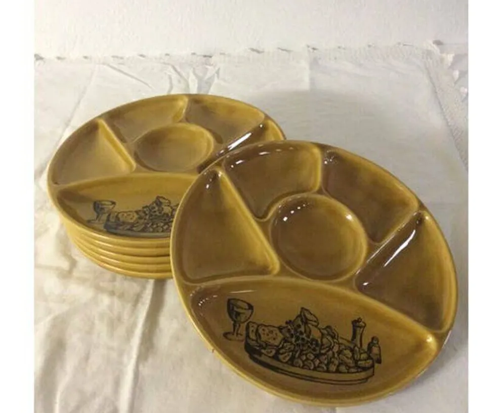 Lot d'assiettes à coquillages