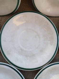 Lot d'assiettes en céramique